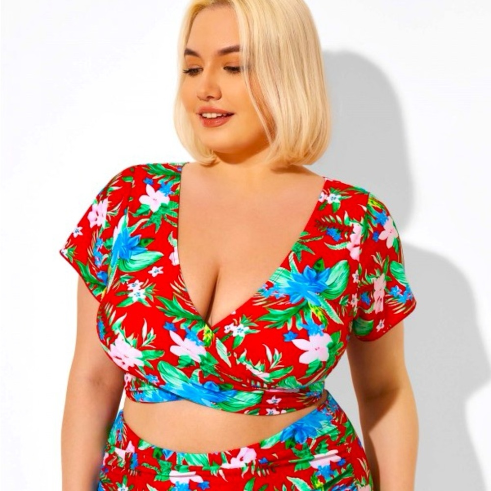 Meet.Curve Women’s Floral Print Short Sleeve Red Bikini Top - NWT - Size XL!